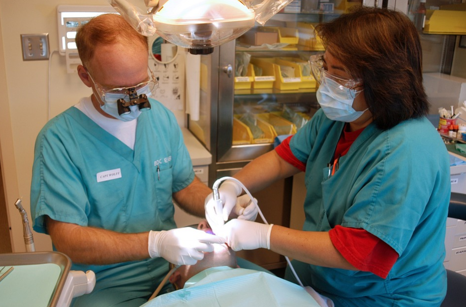 Considerations When Choosing a Family Dentist